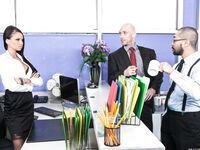 Audrey Bitoni Helps Raven Bay Suck And Fuck At The Office!