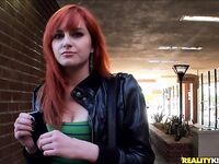 Phoenix Askani Gets In On In A Hotel Room!