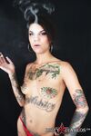 Bonnie Rotten Takes Some Time Out For A Smoke Break!