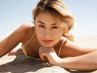 Ksenia Gali Spends The Day At The Beach!