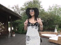 Samia Duarte Outside Shows Us Her Ass And Pussy!