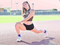 Luna Working Out Her Tight Body!