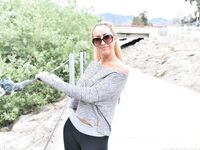 Janna Hicks Flashing Her Huge Boobs In Public!