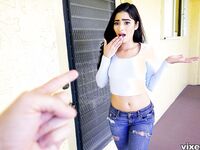 Jasmine Vega Tight Jeans And Panties Cum Off For Sex!