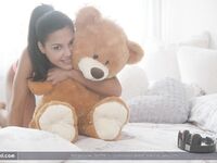 Apolonia Lapiedra Masturbates With A Vibrator!