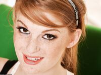 Faye Reagan Slips Her Panties Aside Slow!