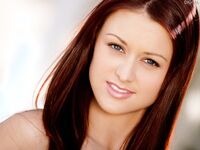 Karlie Montana Shows Off That Snatch!