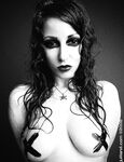 Nikki Rhodes Make One Sexy Goth Babe!