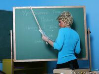 Diamond Foxxx Doing It On A Desk!