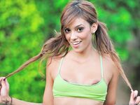 Melanie Jane Spreads Those Sexy Legs Outdoors!