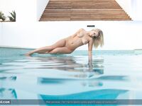 Marry Queen In The Pool Naked For Joymii!