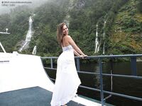 Riley Reid Shows Off Her Juicy Pink Pussy Outside!