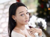 Sunshyne Monroe Sexy Curves On Full Display!