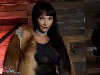 Sunshyne Monroe Likes To Pose While In Just Her High Heels!