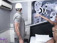 TS Eveline Moura Fucking the Repair Man in His Ass!