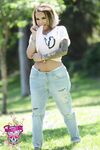 TS Foxxy Out On A Park In Tight Jeans And A T-Shirt!