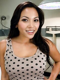 Adriana Luna In San Francisco Taking On The Fucking Machines!