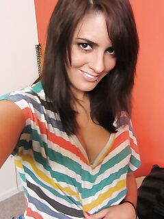 Bella Luciano Starts Off Doing Anal!