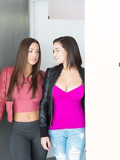 Shae Summers Has Abigail Going Full Lesbian On Her!