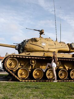 Lauralynn Parrish Out In Public Flashing You!