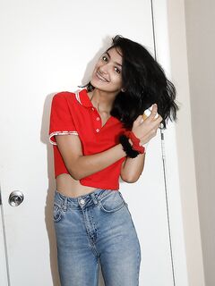 Ushna Malik Xbox One Player With Tight Curves!