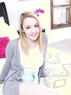 Alexia Gold Extra Small Sex Scene Pictures!