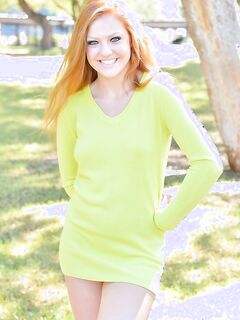 Farrah Flower Nude Out In The Park!