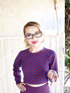 Alina West Sells The House With Her Mouth And Pussy!