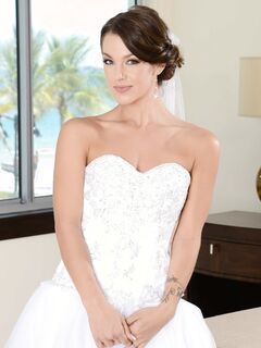 Diamond Foxx And Evelin Stone Wedding Day Threesome Sex Pictures!