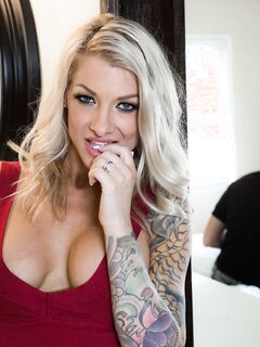 Synthia Fixx Taking A Cock In Her Asshole!