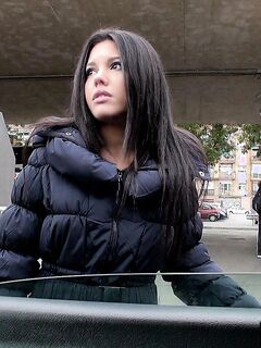 Apolonia Lapiedra Sucking And Fucking In A Car!