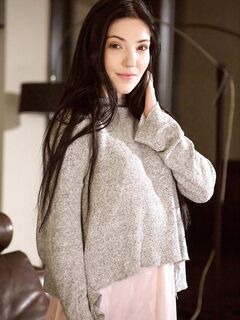 Mia Evans Is Now Fucking For Babes!