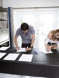 Valentina Jewels Fuck Team Five Group Sex Scene!