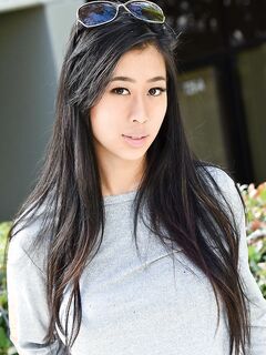 Jade Kush Outside Flashing Us Her Big Boobs!