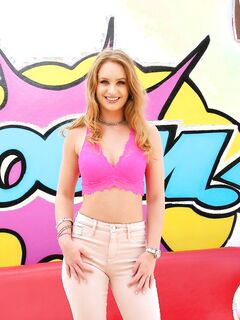 Daisy Stone Tight Jeans And Panties Come Off!