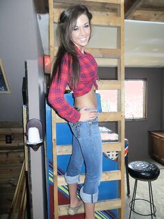 Val Dodds Masturbating In An Unfinished Attic!