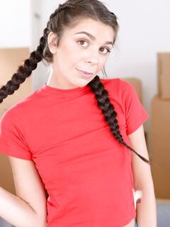 Olivia Lua Is Fucking One Of The Movers!
