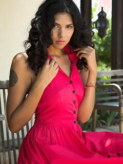 Sochee Mala Teases That Pussy Outside!