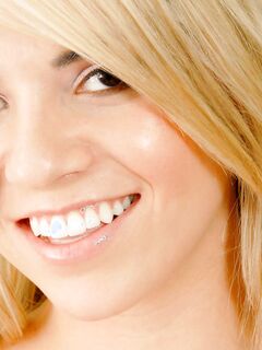 Marlie Moore Tugs On Those Perfect Pussy Lips!