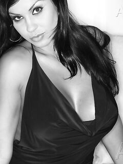 Mariah Milano With Some Sexy Nude Black And White Pictures!