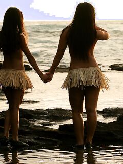 Christina Aguchi And Kina Kai Dildo Fun!