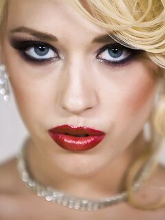 Kagney Linn Karter Does One Slow Sexy Strip Tease!