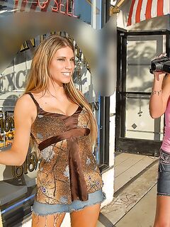 Charisma Cappelli Sexy Threesome With Phoenix Marie!