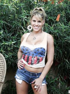 Charisma Cappelli All Smiles For Anal Sex!