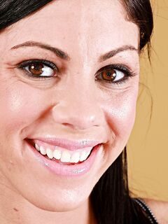 Eva Ellington Gets Down And Dirty!