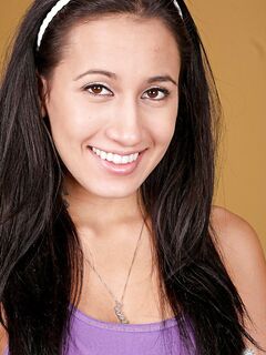 Amea Moretti Shows Off Her Tight Body!