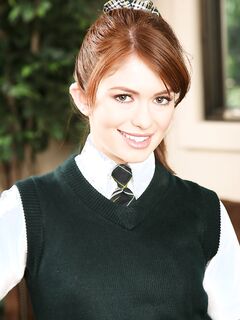 Ashlyn Rae Flashes Up Skirt!