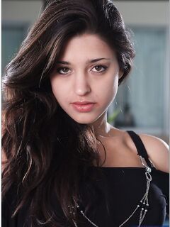 The Sexy Uma Stone Starts Off With A Blowjob!