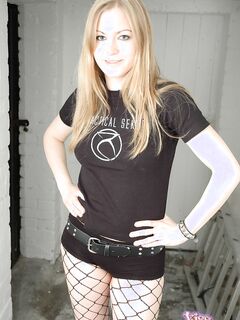 Kiss Kristin Gets Handcuffed To The Celing!