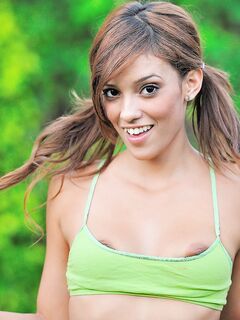 Melanie Jane Spreads Those Sexy Legs Outdoors!